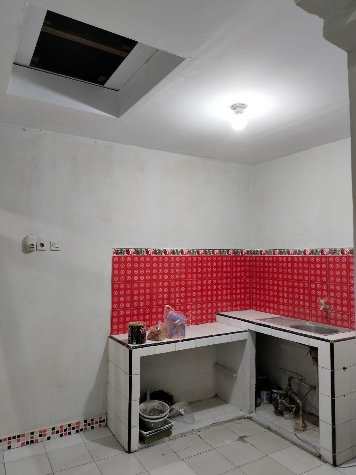 KONTRAK ATAU DISEWAKAN RUMAH BAGUS BARU RENOVASI - 12