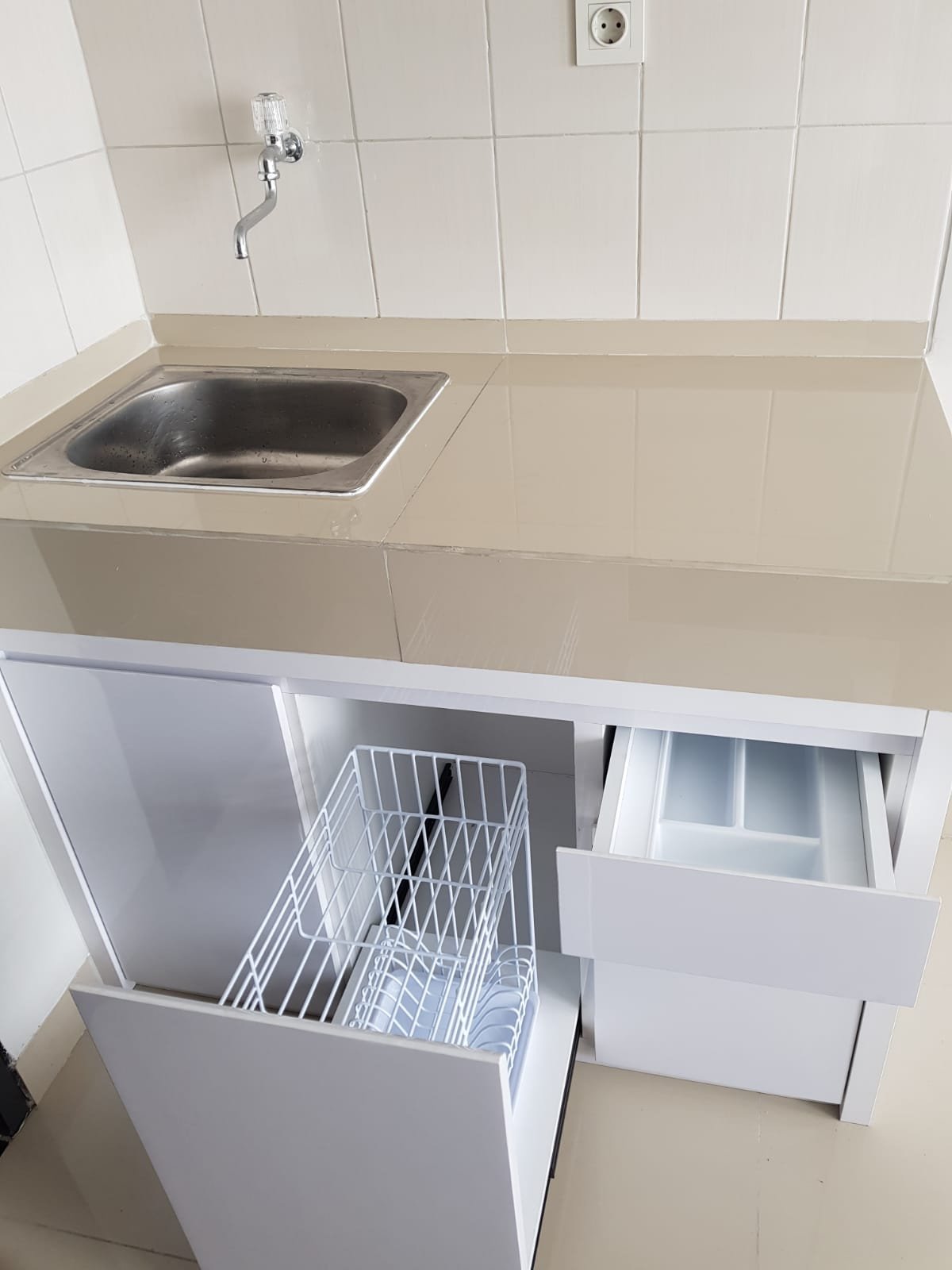 Disewakan Furnished Studio Apartemen Monroe Jababeka Cikarang Tangan Pertama - 11