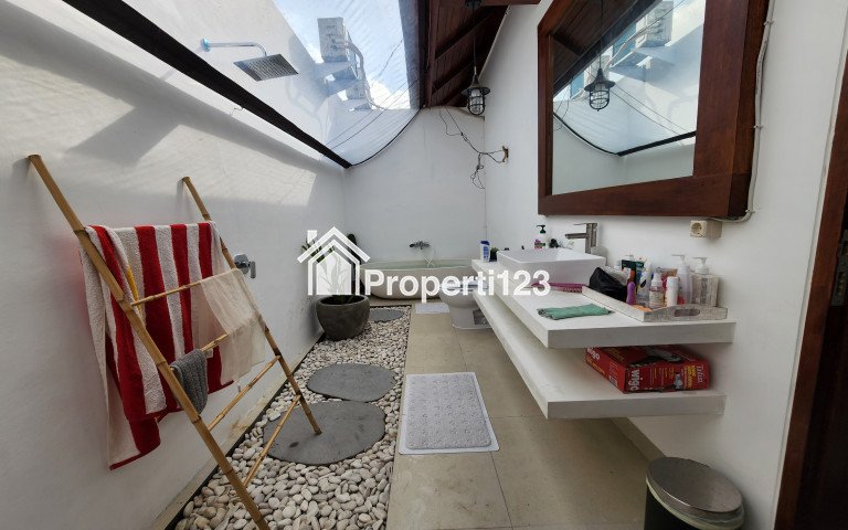 Villa bali area kota, rasa desa - 12