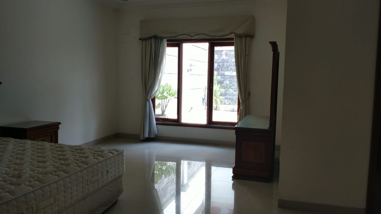 Rumah Mewah 1 Lantai di Kawasan Elit Pondok Indah siap Huni harga 30 milyar - 4