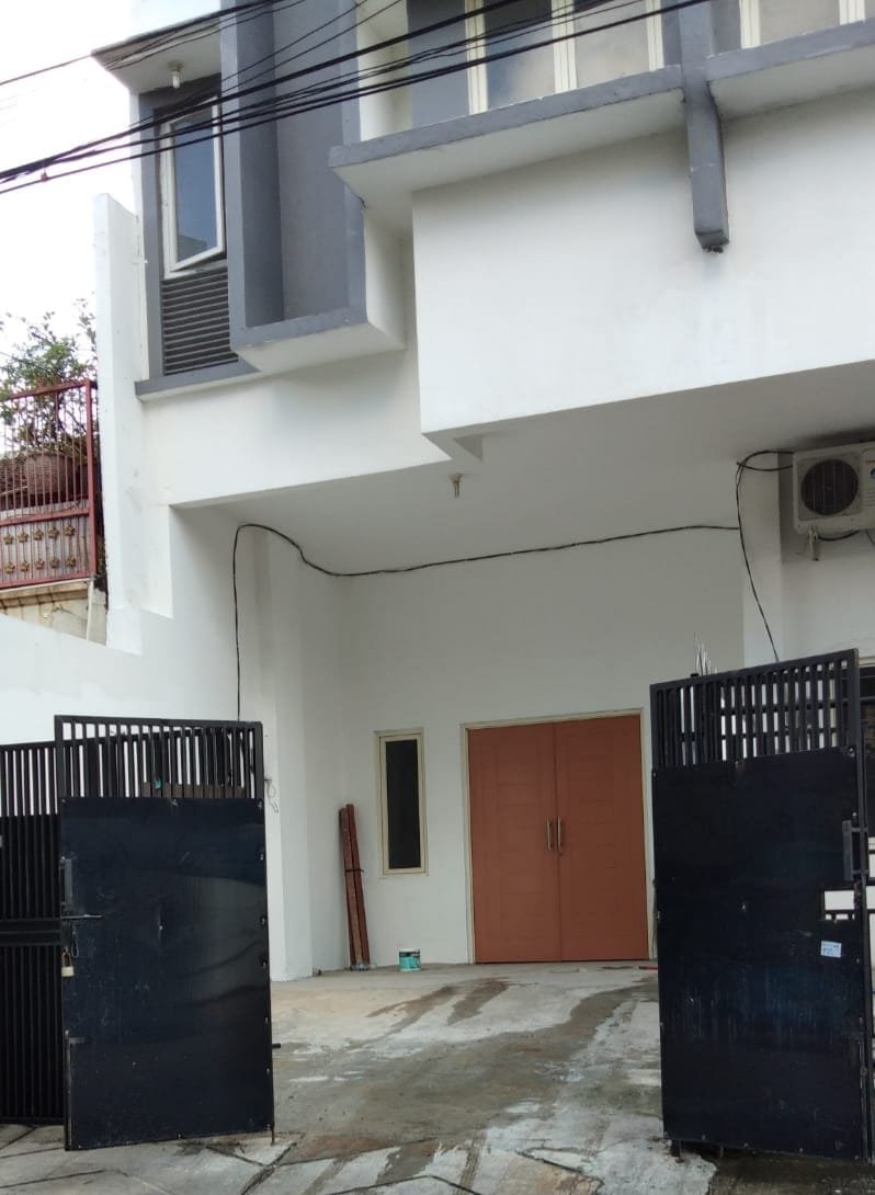 Ruko 3 lantai Bagus Lokasi Strategis Tomang, Jakarta Barat - 13