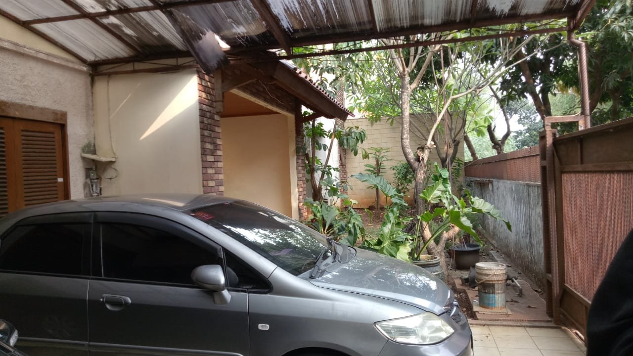 Rumah Nyaman Dekat Taman, Selatan, Villa Cinere Mas ...