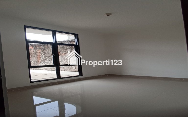 Dijual Rumah Eksklusif 2 Lantai dekat Akses Tol di BSD Tangerang Selatan - 2