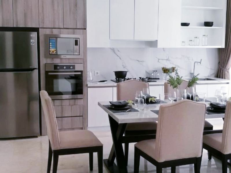 Townhouse Mewah dengan Fasilitas Kolam Renang di Meruya, Jakarta Barat - 3