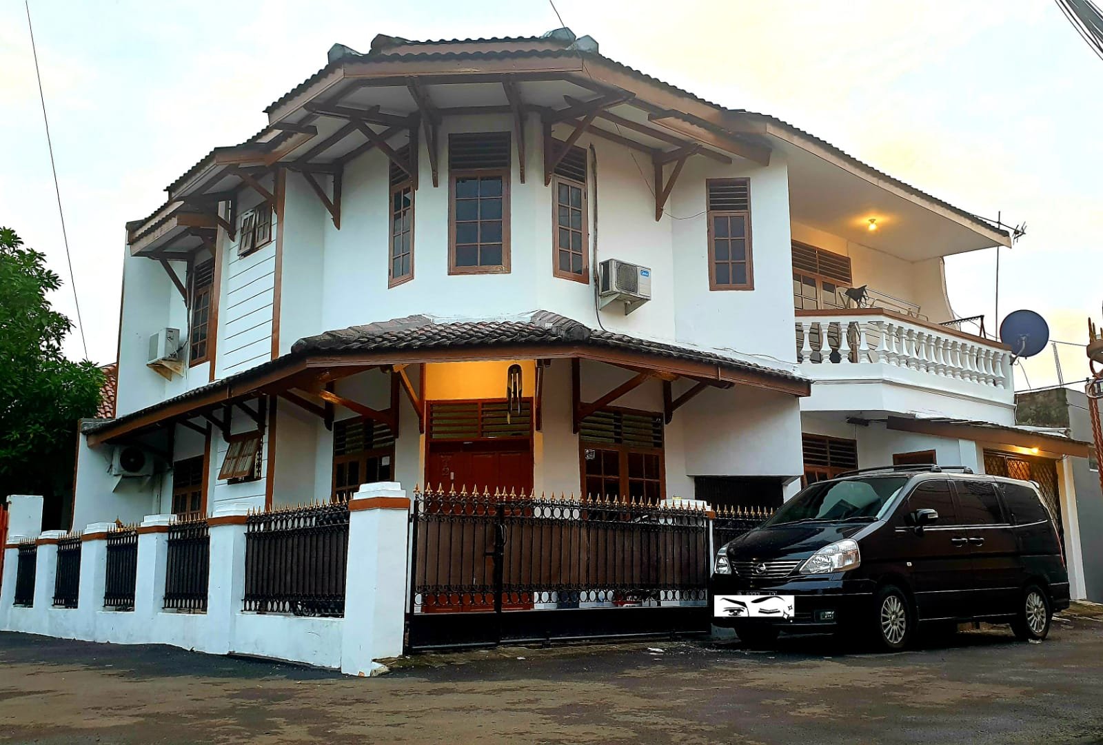 Di Jual cepat BU Rumah 2 lantai - 14