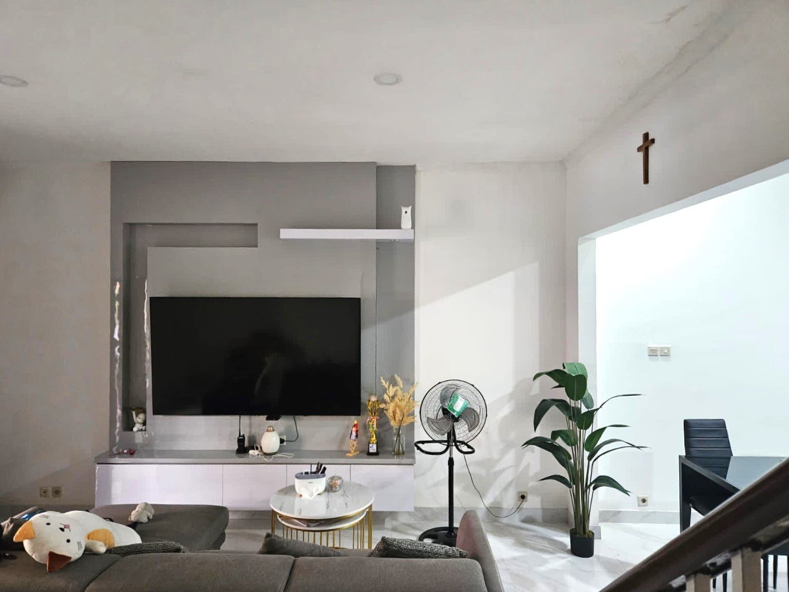 Dijual Rumah Full Renovasi Cluster Harmoni Harapan Indah Bekasi - 2