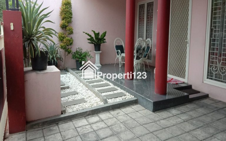 Rumah Istimewa Full Furnished Siap huni Delta Gardenia Deltasari Sidoarjo - 1
