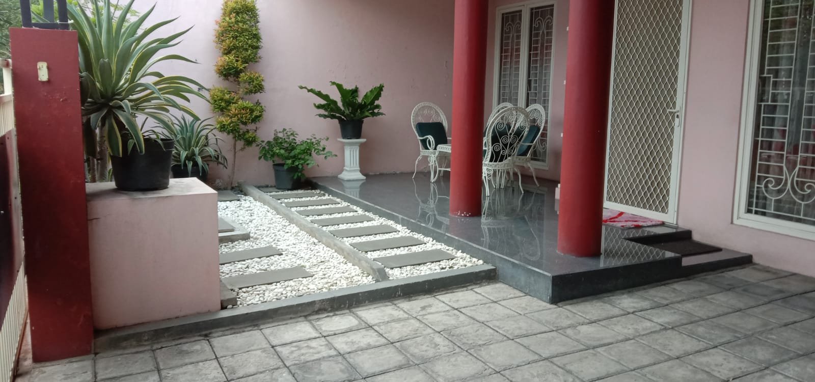 Rumah Furnished di Cluster Perumahan Deltasari Waru Sidoarjo - 8