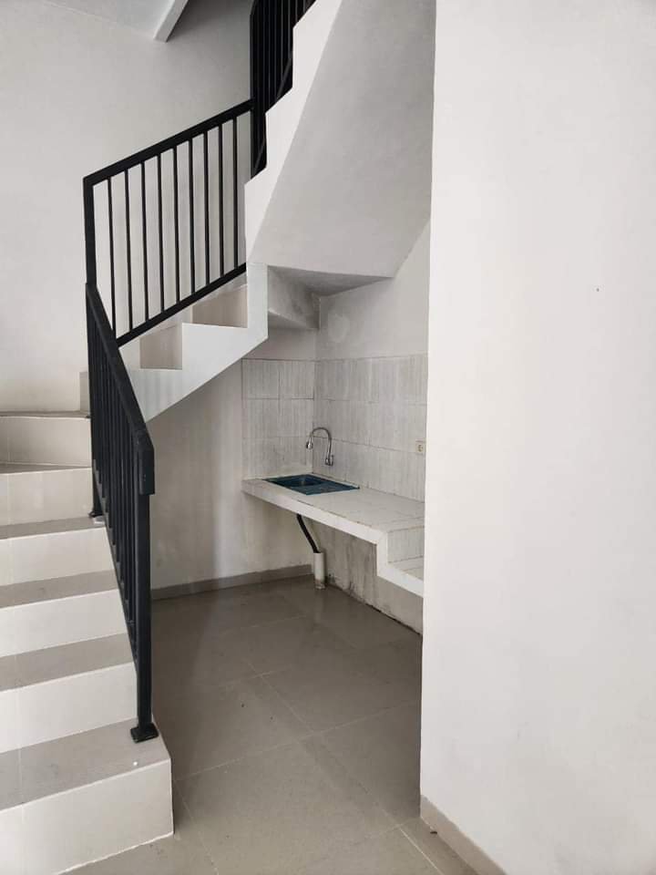 Dijual Rumah Baru Minimalis 2 Lantai di Karah, Jambangan, Surabaya - 4