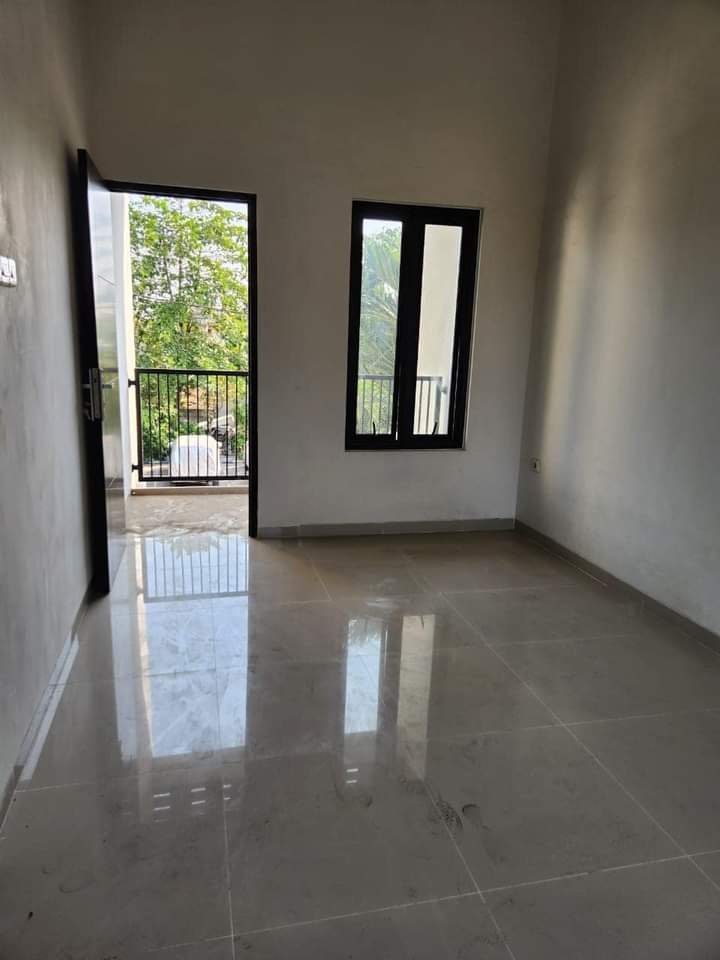 Dijual Rumah Baru Minimalis 2 Lantai di Karah, Jambangan, Surabaya - 2