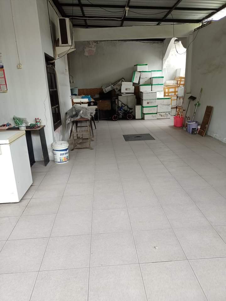 Dijual Murah rumah Hook di Wiguna Selatan, Surabaya - 2