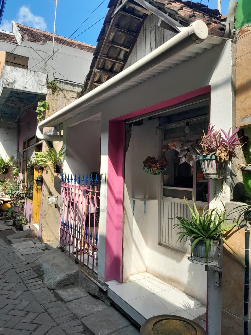 Rumah Kampung Siap Huni Bonus Tempat Usaha Lokasi Banyu Urip Lor Surabaya Pusat - 4