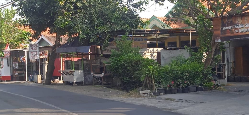 Rumah Nol Raya Bonus Usaha Kost Lokasi Raya Lakarsantri Surabaya Barat - 4