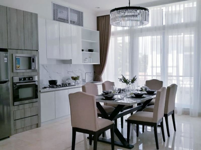 Rumah Mewah Harga Murah di kawasan Meruya Selatan  Siap huni  3.6 M -an - 8