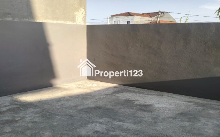 Rumah Murah Semi Furnished Siap Huni Lokasi Puri Surya Jaya (Valencia) Gedangan Sidoarjo - 1