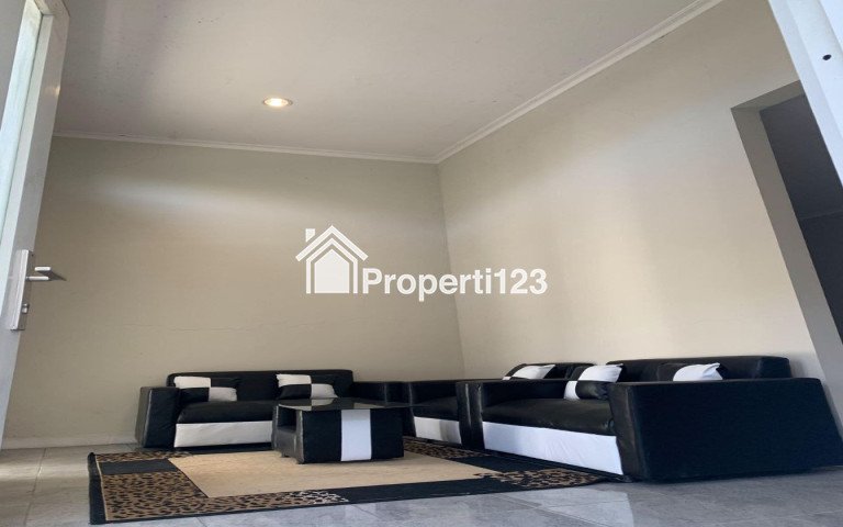 Rumah Murah Semi Furnished Siap Huni Lokasi Puri Surya Jaya (Valencia) Gedangan Sidoarjo - 4