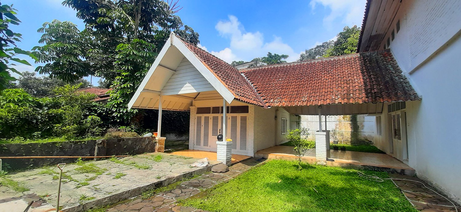 RUMAH GAYA EROPA DI KAWASAN DAGO BANDUNG - 2