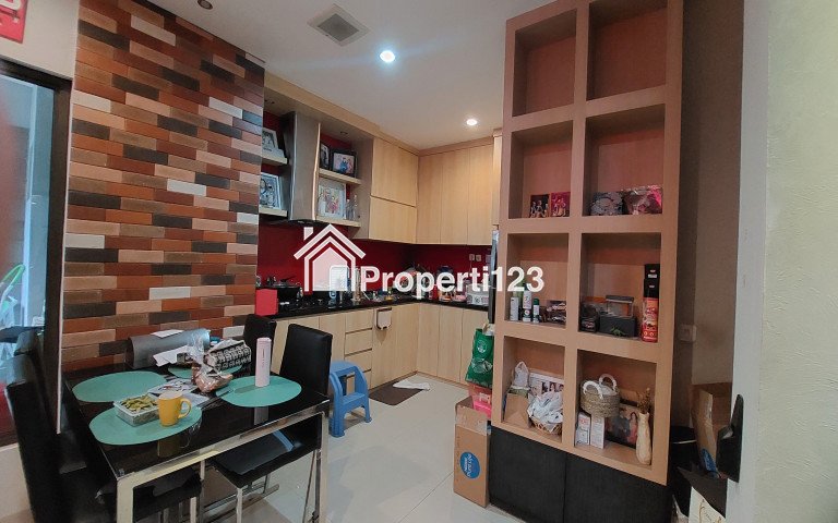 Dijual Rumah 2 Lantai Siap Huni di Lokasi Strategis Premier Riviera - 2