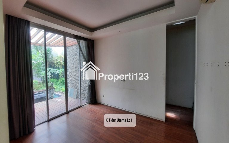 Dijual Rumah 1.5 lantai lokasi Jl. Mundu , Rawamangun - 2