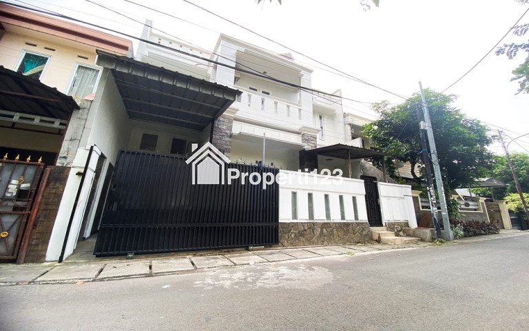 Rumah Dijual di Komplek DKI Joglo Kembangan Jakarta Barat Dekat Universitas Mercu Buana, Lippo Mall Puri, RSUD Kembangan, Gerbang Tol Joglo - 1