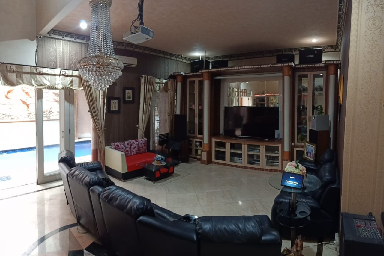 Dijual Rumah Mewah Full Furnished Modern Klasik Di Gayungan Surabaya - 7