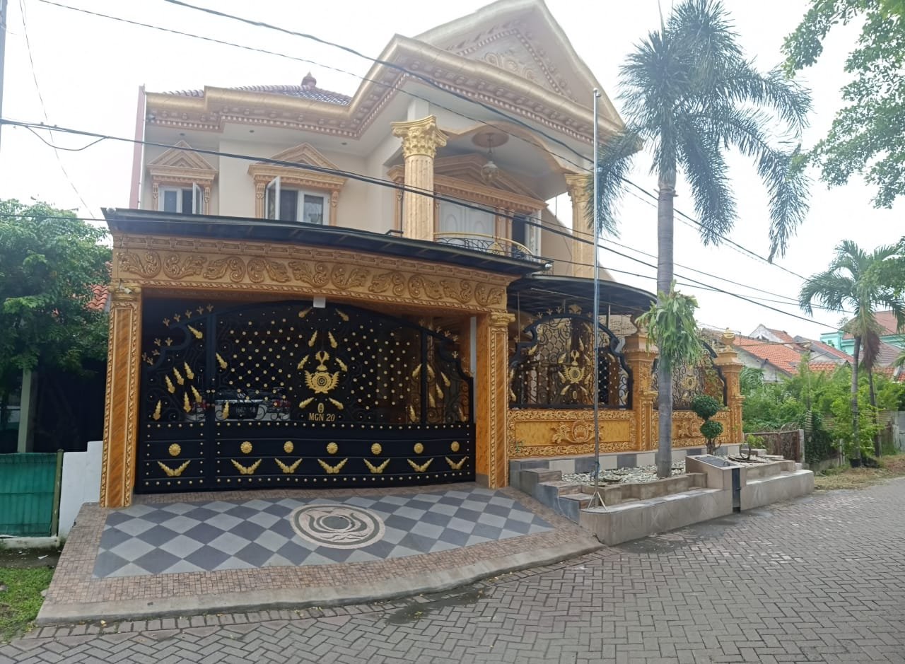 Dijual Rumah Mewah Full Furnished Modern Klasik Di Gayungan Surabaya - 13