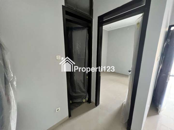 RUMAH BARU MINIMALIS MODERN DI ANTAPANI BANDUNG - 1
