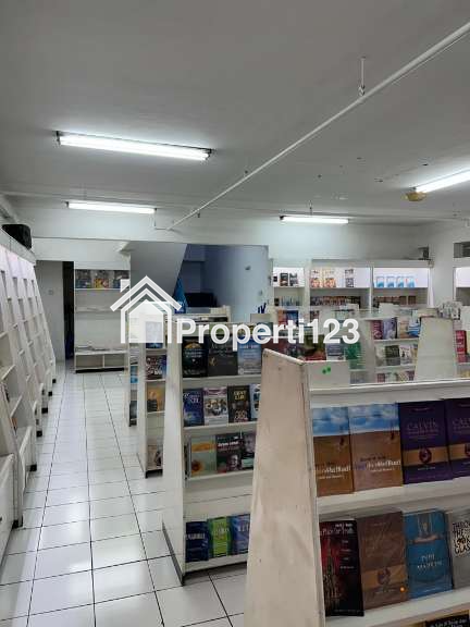 Dijual Ruko 3 Lantai hoek siap usaha di lokasi super strategis Kelapa Gading, Jakarta Utara - 2