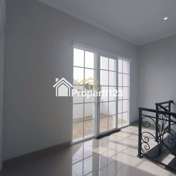 Rumah Cluster Baru Ada Kolam Renang di Kebagusan Jakarta Selatan - 8