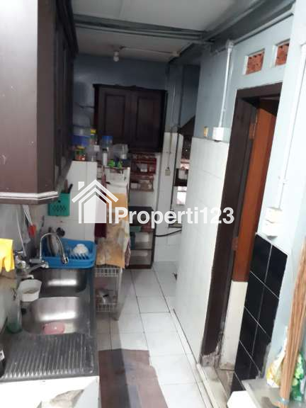 RUMAH DIJUAL 2 LANTAI DI KAWASAN ELIT SETRA SARI SARIJADI BANDUNG JAWA BARAT - 8