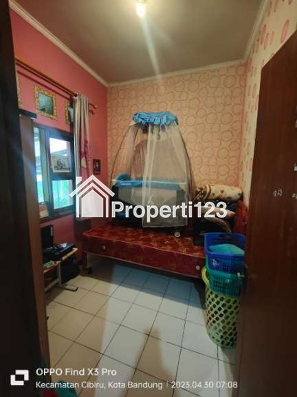 RUMAH MINIMALIS TERAWAT 1,5 LANTAI DI KOMPLEK CILENGKRANG INDAH BANDUNG JAWA BARAT - 3