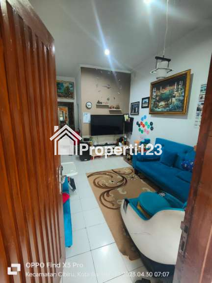RUMAH MINIMALIS TERAWAT 1,5 LANTAI DI KOMPLEK CILENGKRANG INDAH BANDUNG JAWA BARAT - 2