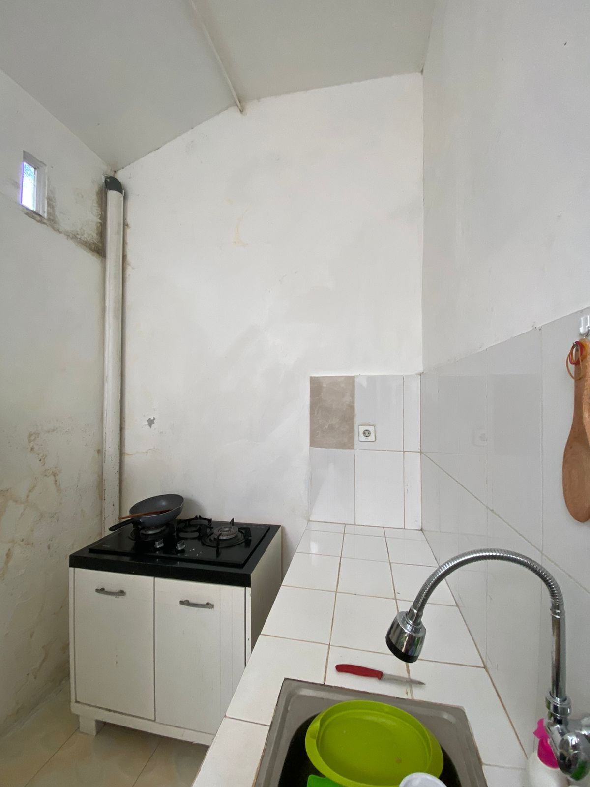 DI JUAL RUMAH TAKEOVER CIMUNING KOTA BEKASI - 16