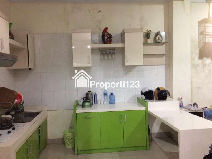 Unit Rumah dengan Kost Exlusive, 100 meter UII, Full Furnished - 2