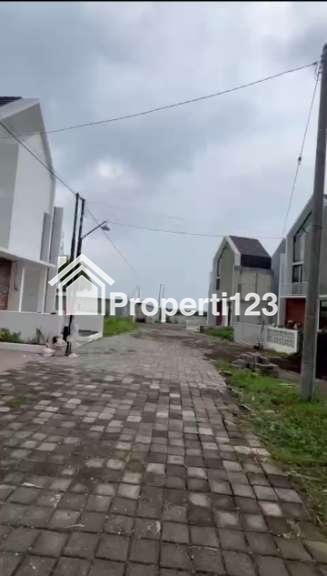 Rumah Villa 2 Lantai Dekat Kampus UB - 2