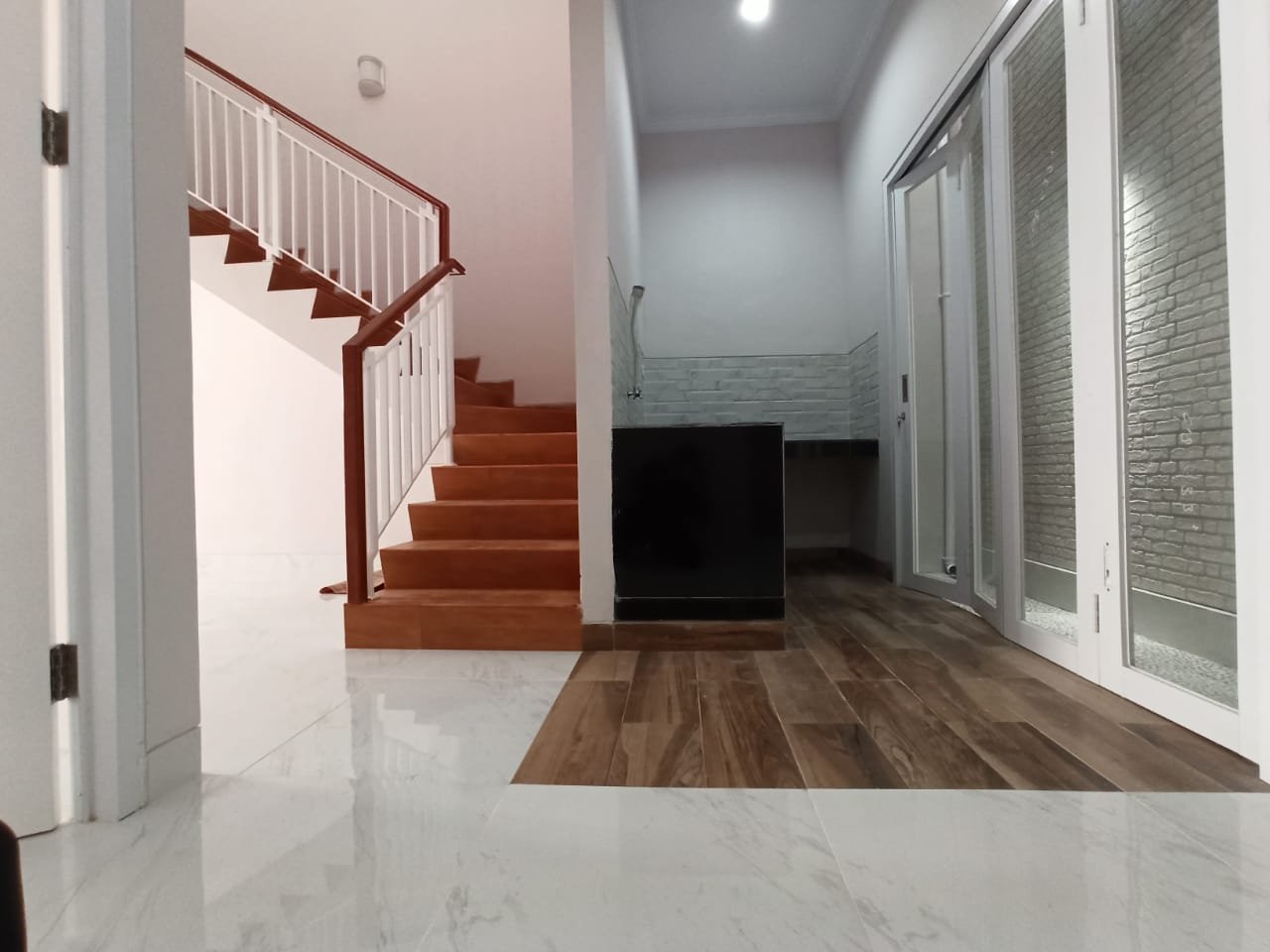 Dijual Rumah Cluster Dekat Stasiun Lenteng Agung Jagakarsa Jakarta Selatan - 5