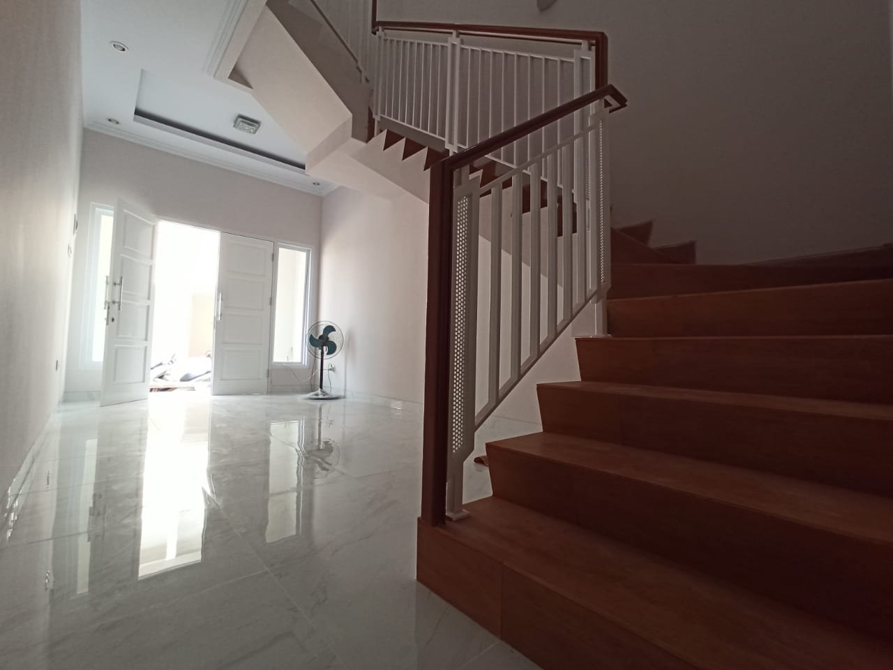 Dijual Rumah Cluster Dekat Stasiun Lenteng Agung Jagakarsa Jakarta Selatan - 4