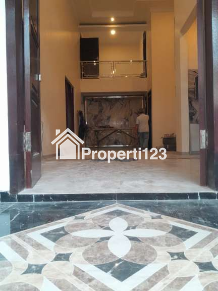 Rumah Baru 2 Lantai PBI Araya - 2