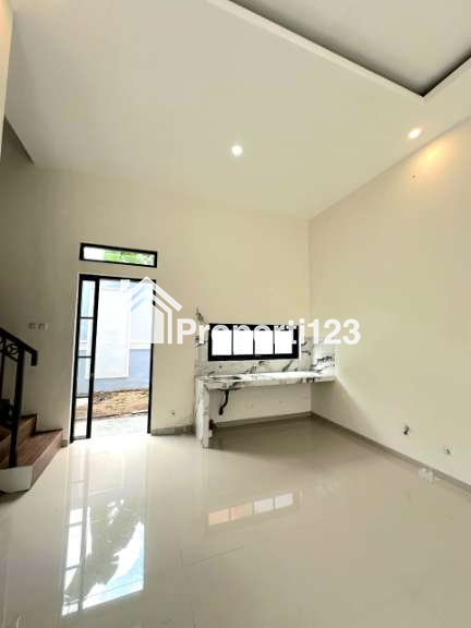 Rumah Baru 2 Lantai FULL FURNISH Blimbing Kota Malang - 4