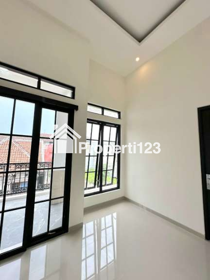 Rumah Baru 2 Lantai FULL FURNISH Blimbing Kota Malang - 9