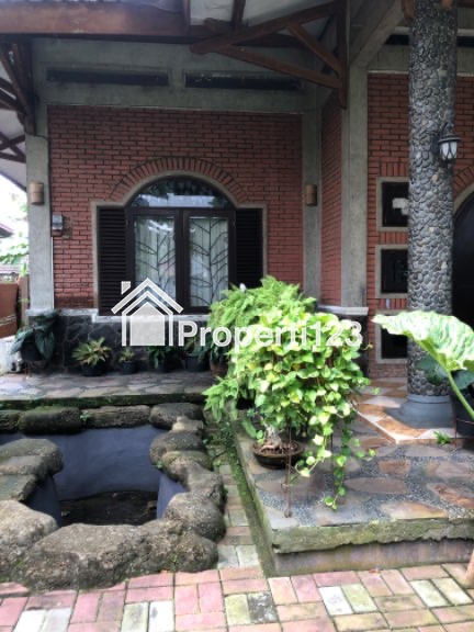 DIJUAL RUMAH ADA KOLAM RENANG SIAP HUNI - 5