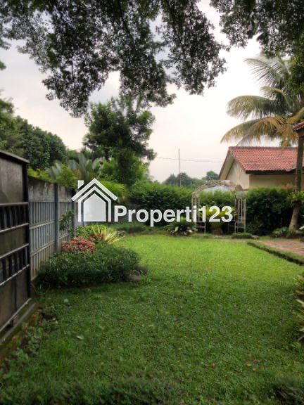 DIJUAL RUMAH ADA KOLAM RENANG SIAP HUNI - 12