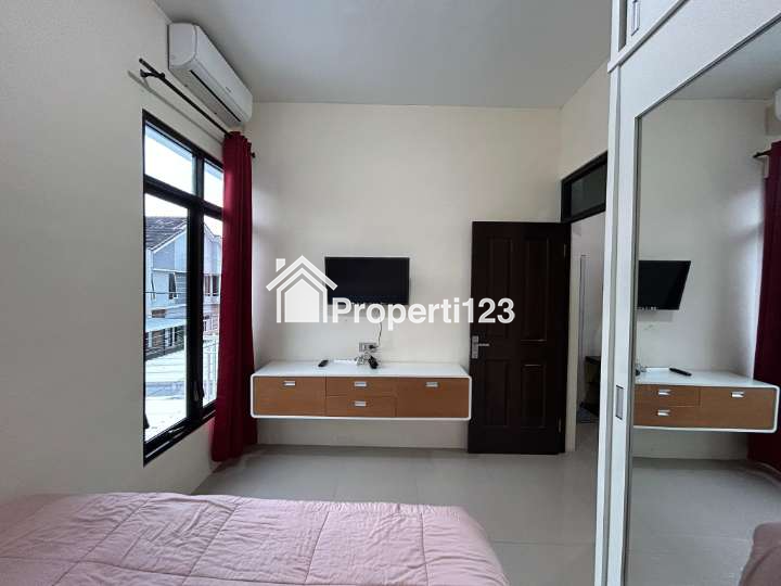 Rumah 2 Lantai FULL FURNISH Arumba Kota Malang - 3