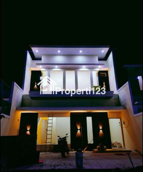 Istimewaa!!! Rumah Baru Gress Lokasi Greenlake Wonorejo Rungkut Surabaya - 2