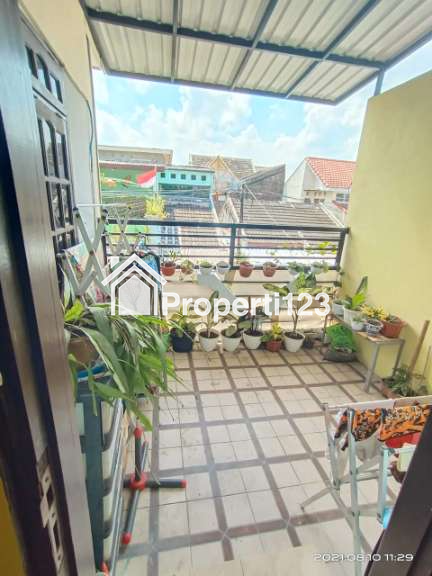 Rumah Siap Huni 2 Lantai Sawojajar - 9