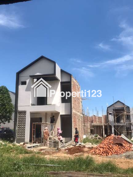 Rumah Nyaman 2 Lantai Harga 1 Lantai Area Serpong - 2