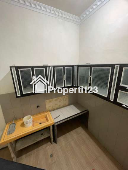Rumah Mewah 3 Lantai Gondanglegi Malang - 5