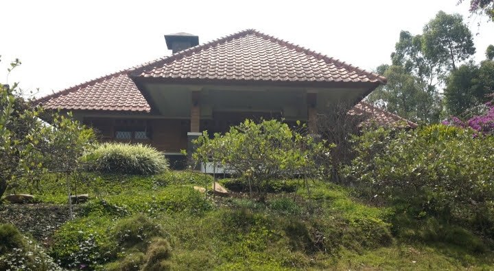 DIJUAL RUMAH & KEBUN LUAS : RUMAH MODEL PANGGUNG KOLONIAL BETAWI (SEMI VILLA), DIKAKI GUNUNG PAPANDAYAN, CISURUPAN, GARUT, JAWA BARAT - 21
