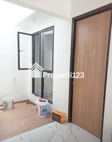 Rumah 2 lantai siap huni dalam clustre di rawamangun jakarta timur - 5