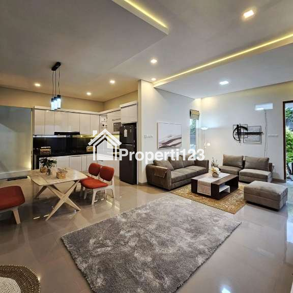 RUMAH 2 LANTAI FULL FURNISHED DEKAT JOGJA BAY, SLEMAN - 12